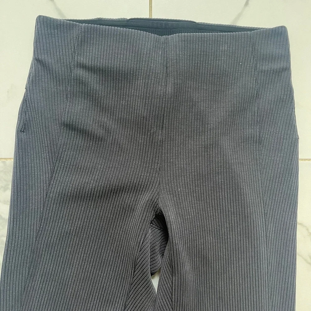 Lululemon Ribbed Softstreme Flared Pant Black sz 6 tall
